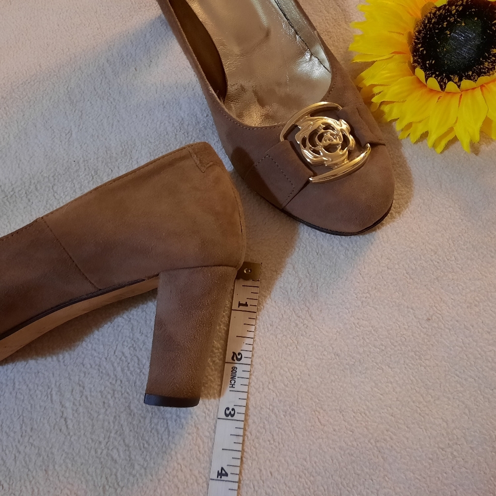 Taryn Rose_suede - Picture 3 of 7